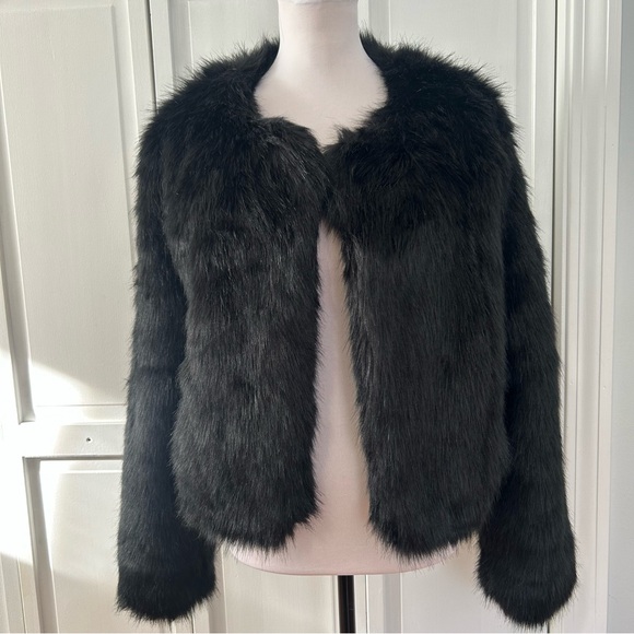 Fashion Nova Luxe Black cropped faux fur jacket L - Picture 9 of 16